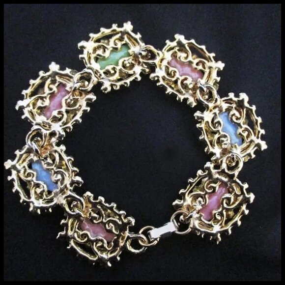Retro Pastels Bracelet With Rhinestones, One of a Kind, Made Recycled Vintage - Picture 6 of 9